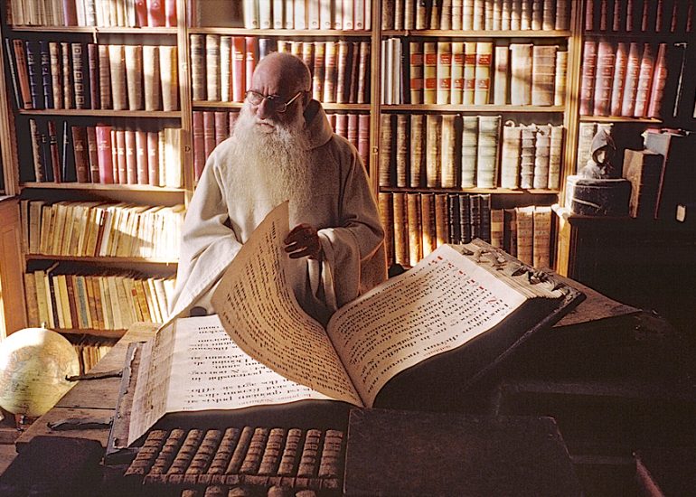 Ordre Cistercien_Loire Atlantique_Abbaye de Melleray_lecture d Antiphonaire_a l'usage des chantres_1999