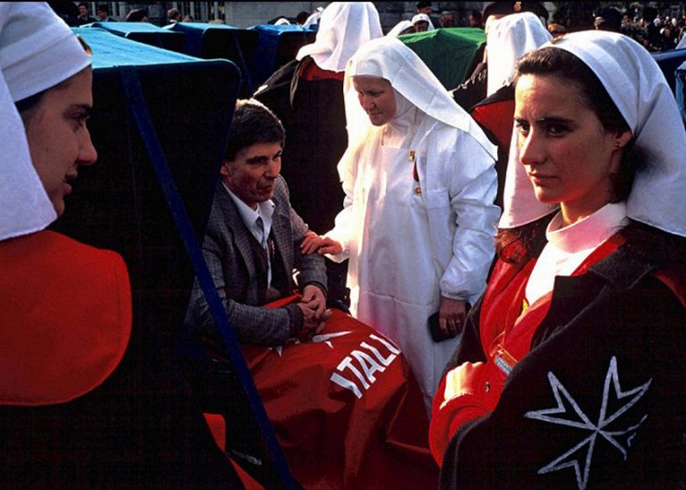 France_Lourdes_Hautes Pyrenees_Pelerinage international de l'Ordre de Malte_2001