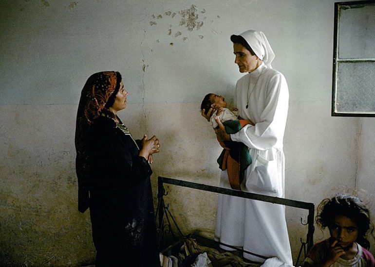 Israel_Bethleem_Ordre de Malte_Visite aux mamans et enfants malades_2000