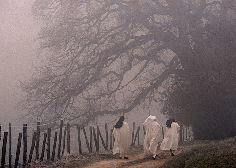 France. Ordre Cisterciens. Promenade matinale en Février.Notre Dame de Chabarand.Isere_1999
