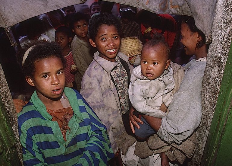 Madagascar_Enfants des rues_Antsirabe_Medecins sans frontieres_1999
