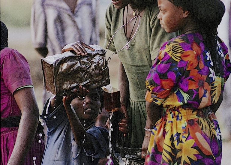 Ethiopie_Sucrerie de Wonji_corvee d'eau_1993