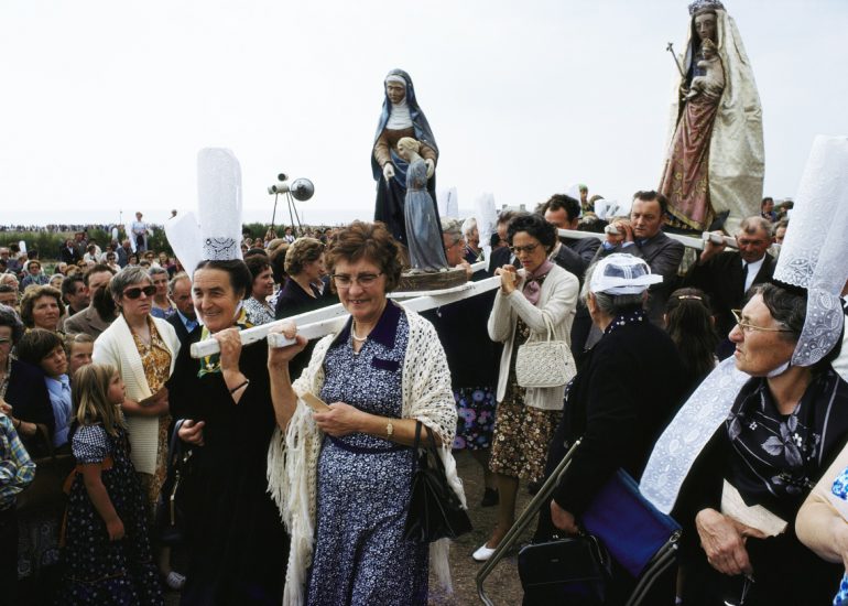 France_Bretagne_pays bigouden_le pardon_1975