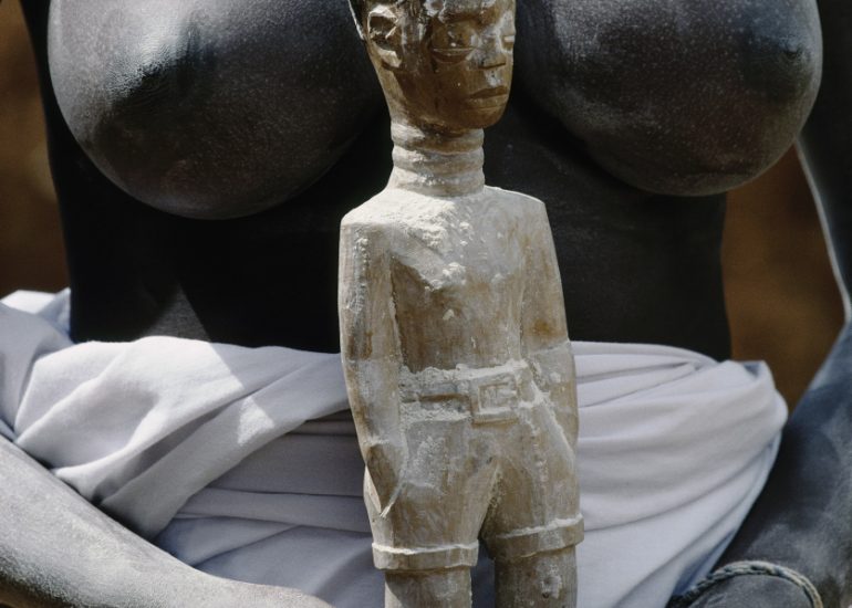 Côte d'Ivoire_Pays Agni_Frontiere Ghana_Comians_Feticheuses novices_1996