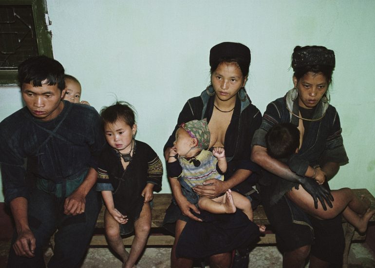 Vietnam_Frontiere avec la Chine_Minorites Dao_Campagne contre le paludisme avec l'OMS_1994