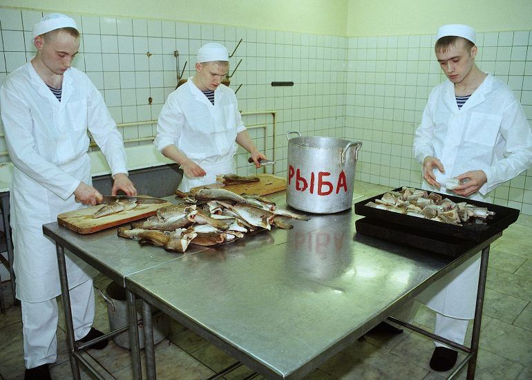 Olivier_Martel_MOSCOU_le regiment du Kremlin_Cuisines de la cantine