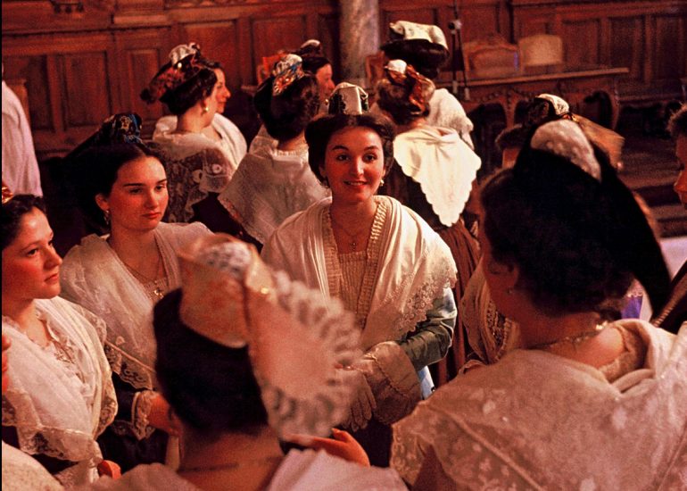 Olivier Martel - Provence: Le pays d'Arles - Arlésienne