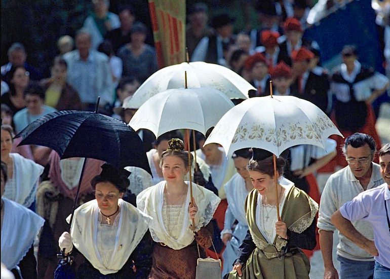 Olivier Martel - Provence - Camargue -Le pays d'Arles - Arlésiennes