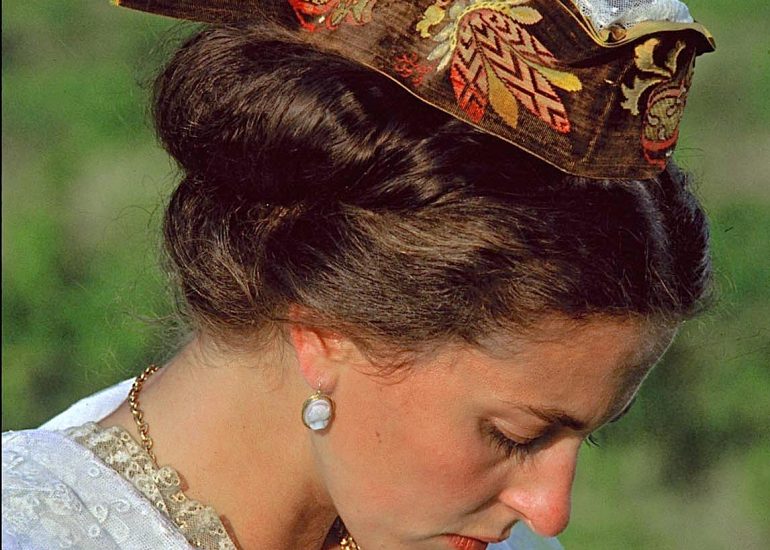 Olivier Martel - Provence - Camargue -Le pays d'Arles - Arlésienne