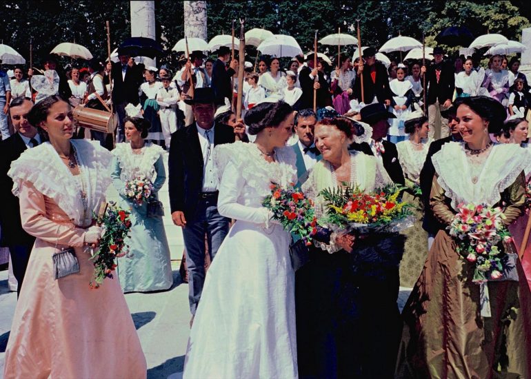 Olivier Martel - Provence - Camargue -Le pays d'Arles - Arlésienne