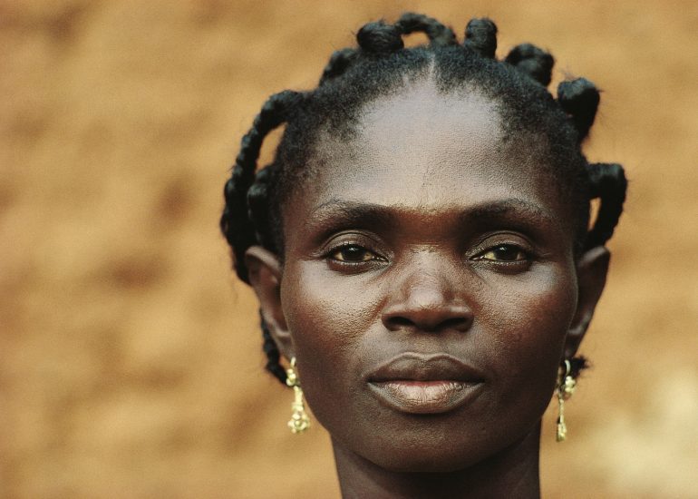 Côte d'Ivoire_Pays Agni_village de Tenguelan_frontiere Ghana_feticheuses_1996