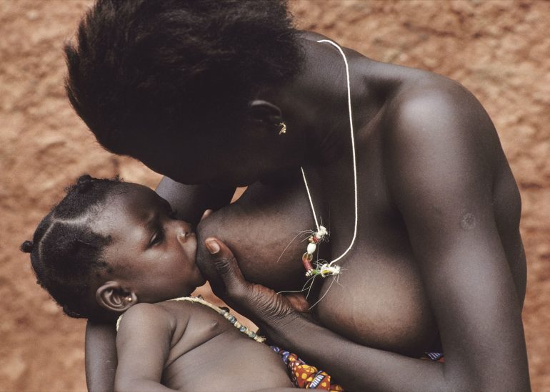 Côte d'Ivoire_Pays Agni_village de Tenguelan_frontiere Ghana_feticheuses_1996