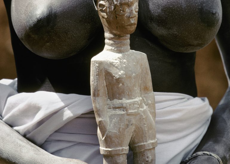 Côte d'Ivoire_Pays Agni_village de Tenguelan_frontiere Ghana_feticheuses_1996