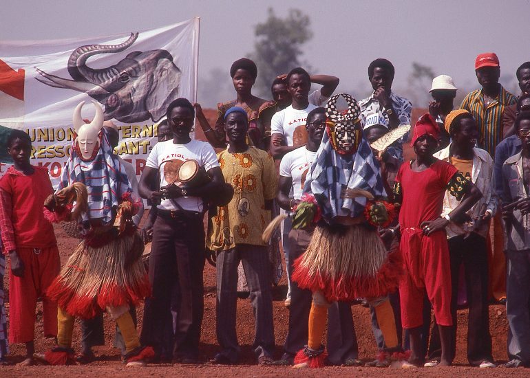 Côte d'Ivoire_Katiola_Fete de l'Independance_Dans l attente du President Houphouet Boigny_1979