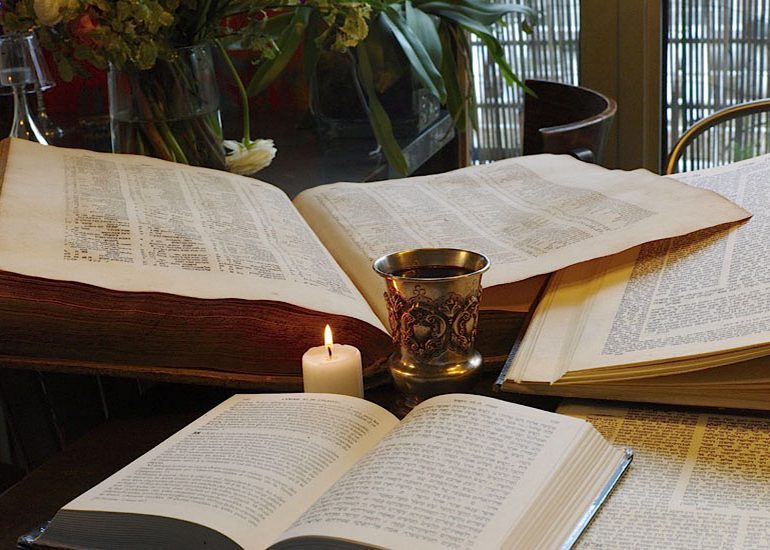 Paris_Meditation apres l'allumage des bougies du chabbat