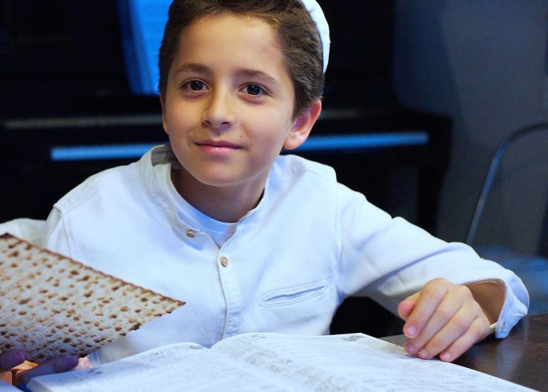 Paris_Meditation apres l'allumage des bougies du chabbat