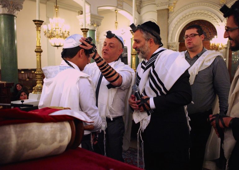 Synagogue rue Buffault. Mise des Téphilines de Samuel Bettach