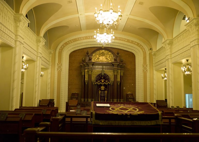 La plus ancienne synagogue de Kiev) dans le quartier de Podil